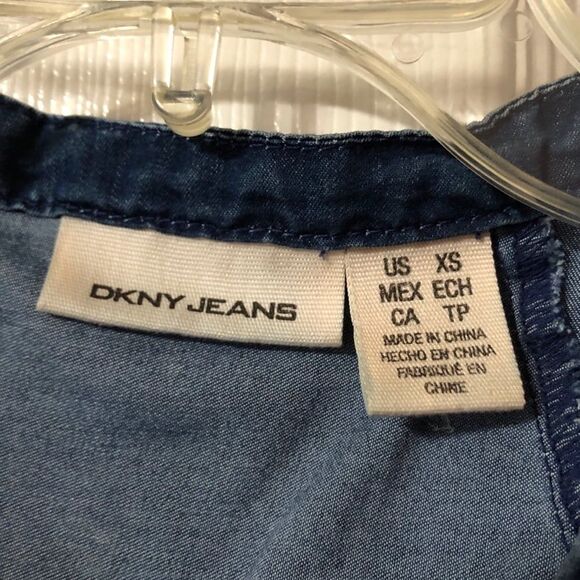 DKNY Denim Sleeveless Top Size XSMALL Lightweight with Embellished Stud Neckline - Picture 3 of 8
